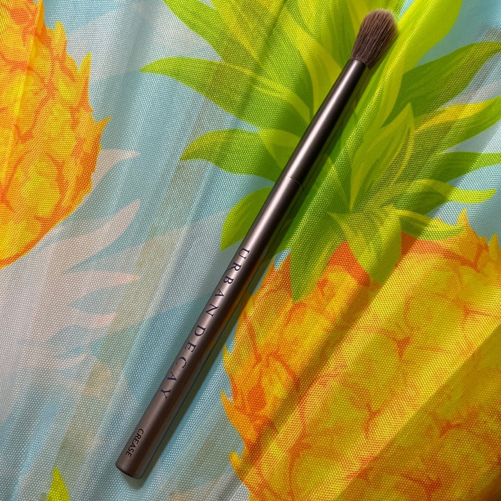 Urban Decay crease brush new discontinued
